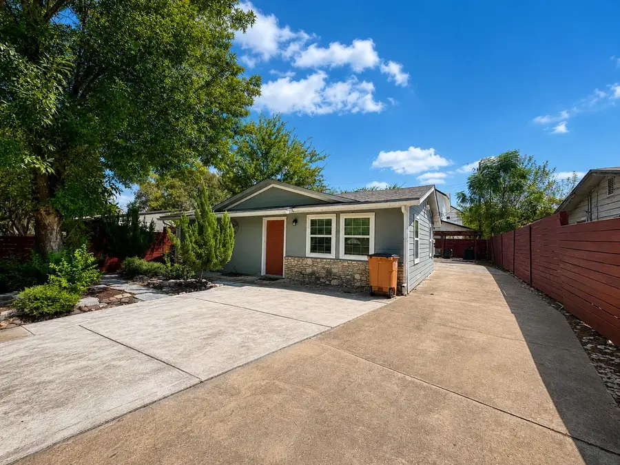 6711 Cruz St, Austin, TX 78741 - #2