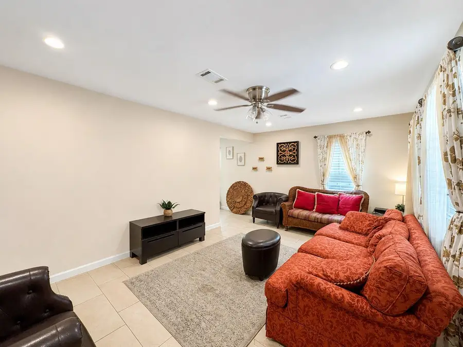 6711 Cruz St, Austin, TX 78741 - #3