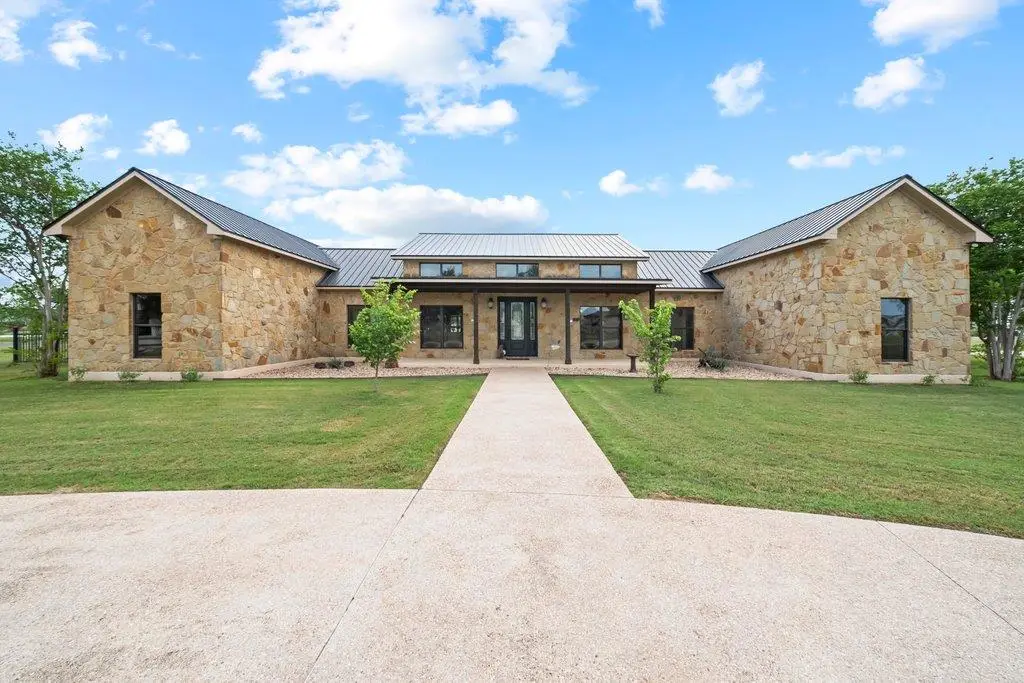 115 Lakeside Cv, Martindale, TX 78655 - #1