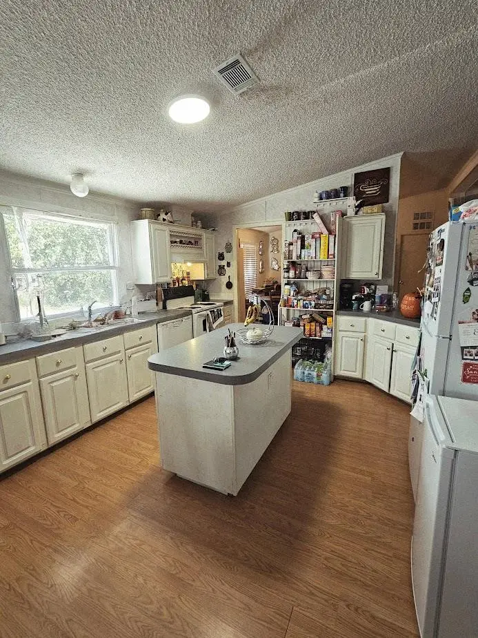 1 Davis St, Wimberley, TX 78676 - Image #2