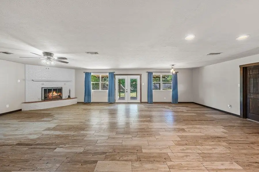 104 Westwood Ln, Kerrville, TX 78028 - #2