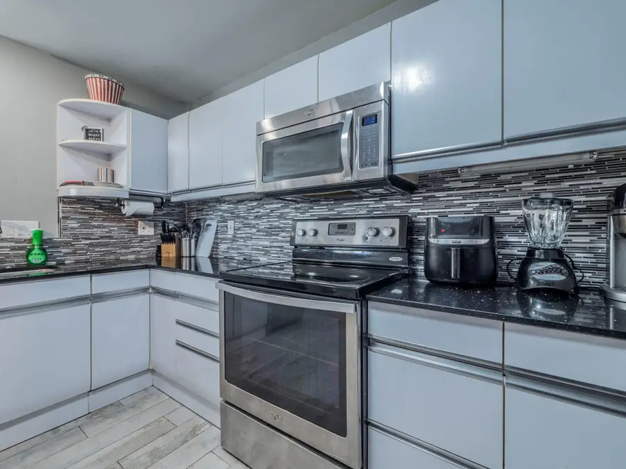 40 N Interstate 35 Highway #4A4, Austin, TX 78701 - #3