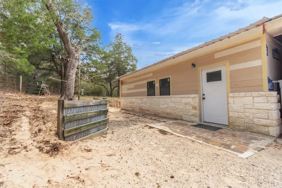 135 Huskey Trl, Paige, TX 78659 - #3