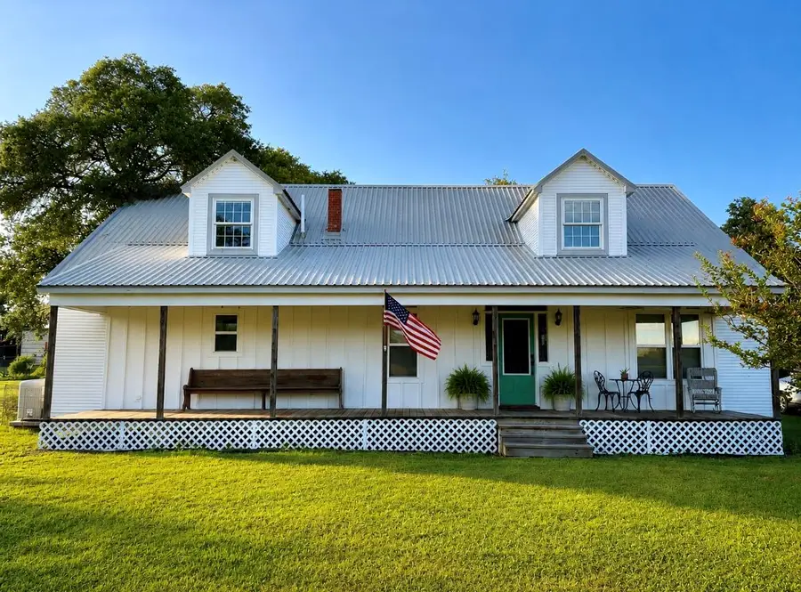 235 Park Ln, Fayetteville, TX 78940 - #2