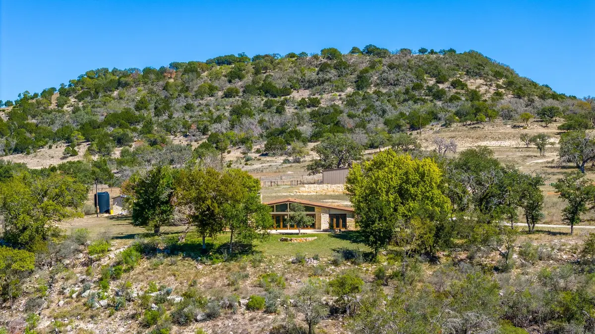 241 N Us 87 Highway, Comfort, TX 78013 - Image #1