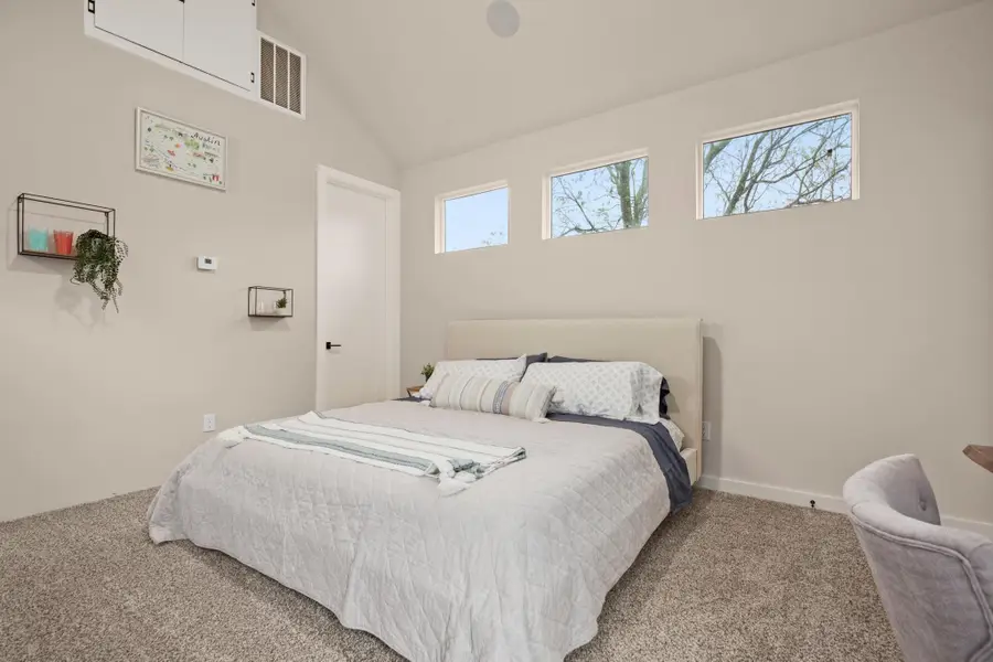 1105 S Meadows Dr, Austin, TX 78758 - Image #2