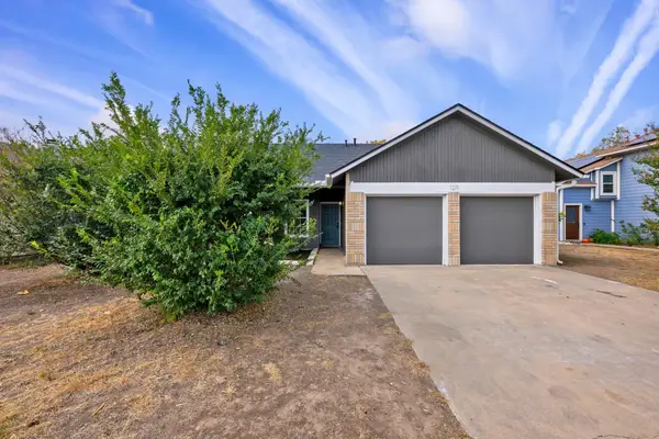 1211 York Castle Dr, Pflugerville, TX 78660