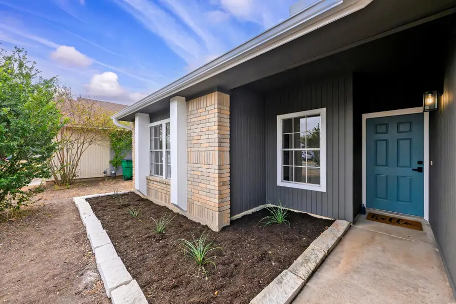 1211 York Castle Dr, Pflugerville, TX 78660 - Image #2