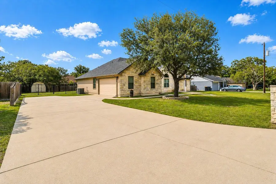 116 Puna Ln, Bastrop, TX 78602 - #2