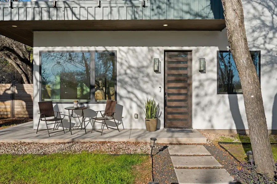 910 Nalide St #B, Austin, TX 78745 - Image #3