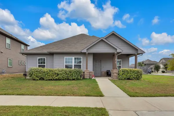 218 Oldbridge Dr, Hutto, TX 78634