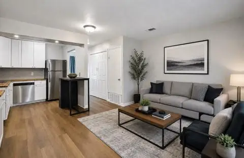 1221 W Hopkins St #2, San Marcos, TX 78666 - #3