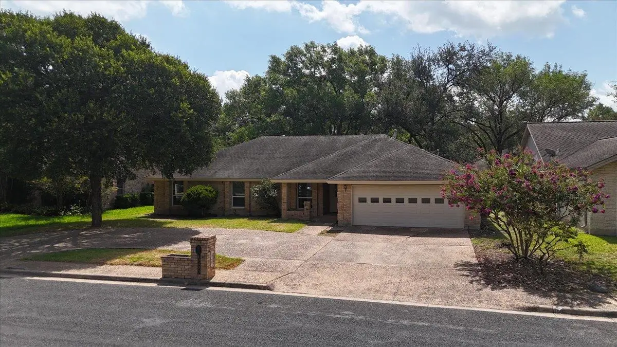 10403 Pinehurst Dr, Austin, TX 78747 - #1