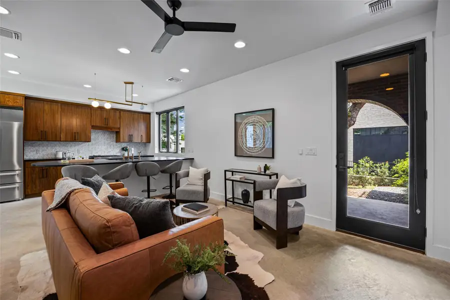 809 Mariposa Dr #2, Austin, TX 78704 - #3