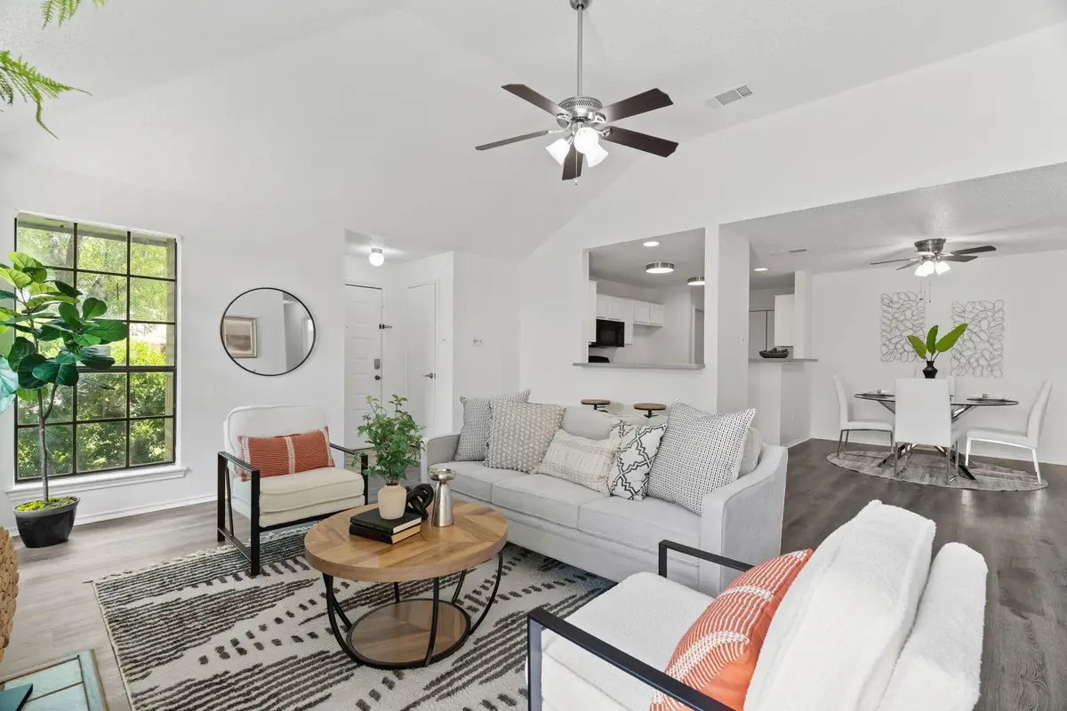 800 Saunders Dr, Round Rock, TX 78664 - Image #1