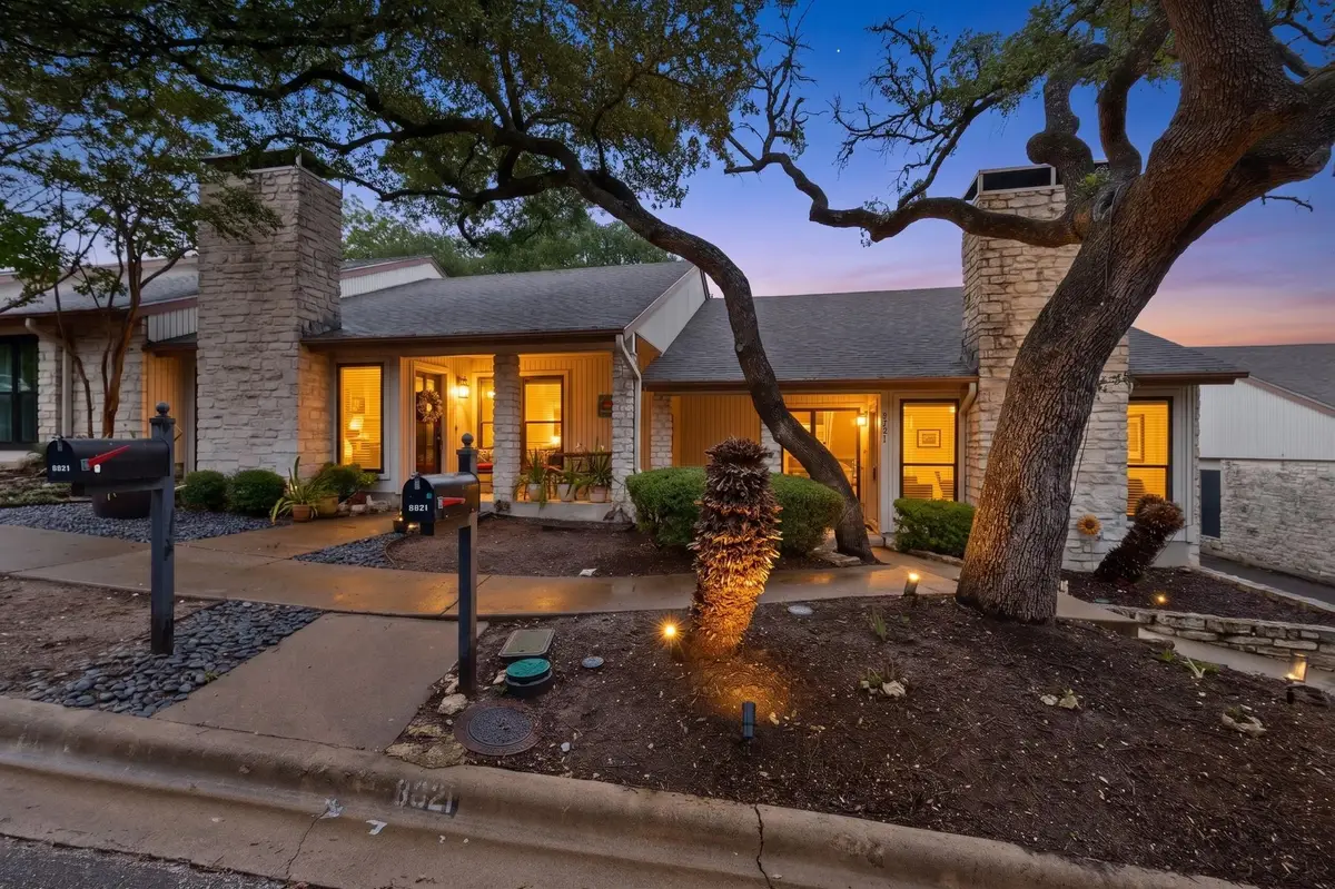 8821 Honeysuckle Trl W, Austin, TX 78759 - #1
