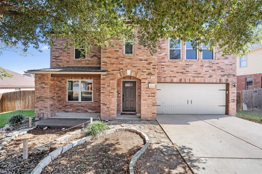 19629 San Chisolm Dr, Round Rock, TX 78664 - Image #2