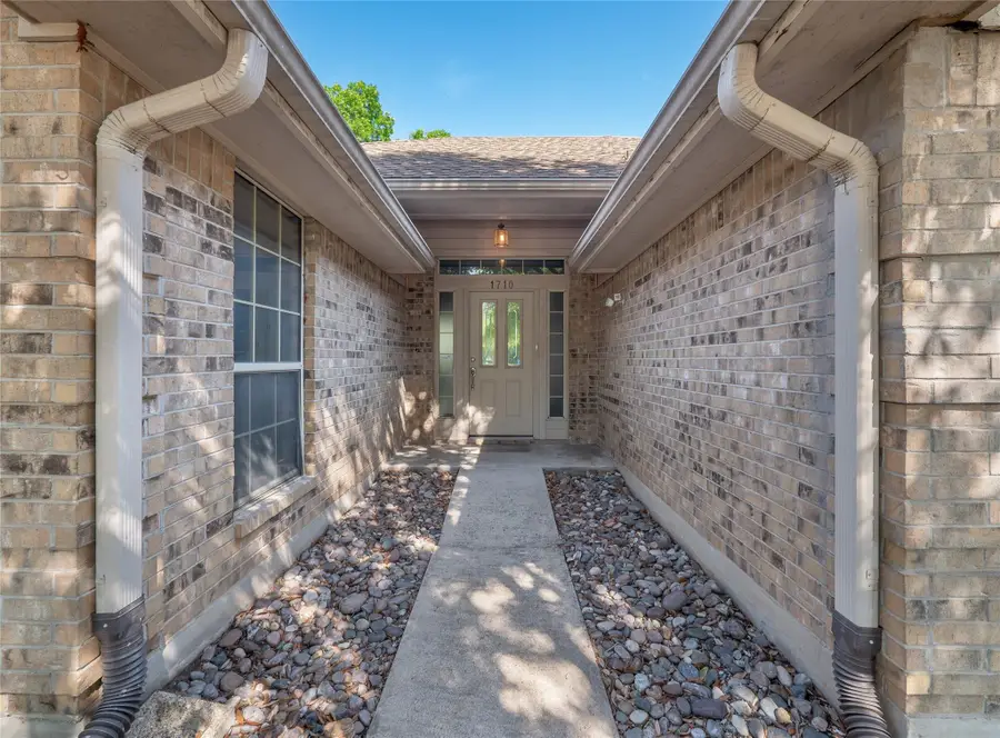 1710 Oaklawn Dr, Taylor, TX 76574 - #3