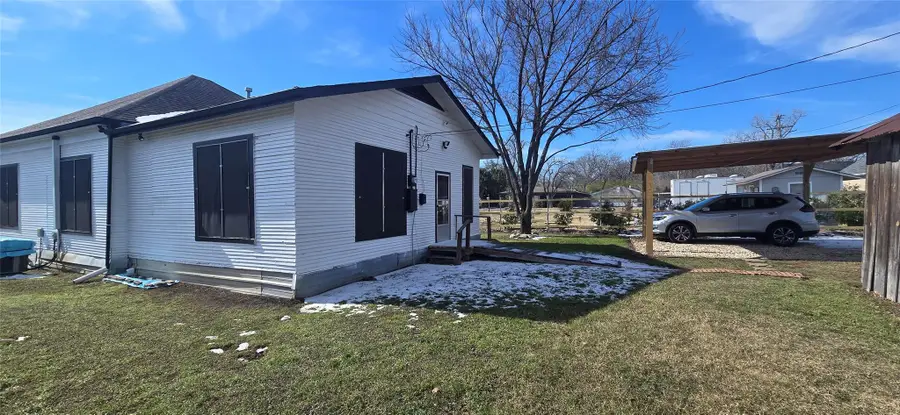 420 W 6th St, Taylor, TX 76574 - #3