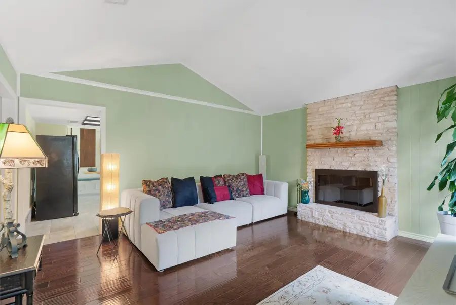 13215 Woodthorpe St, Austin, TX 78729 - #3