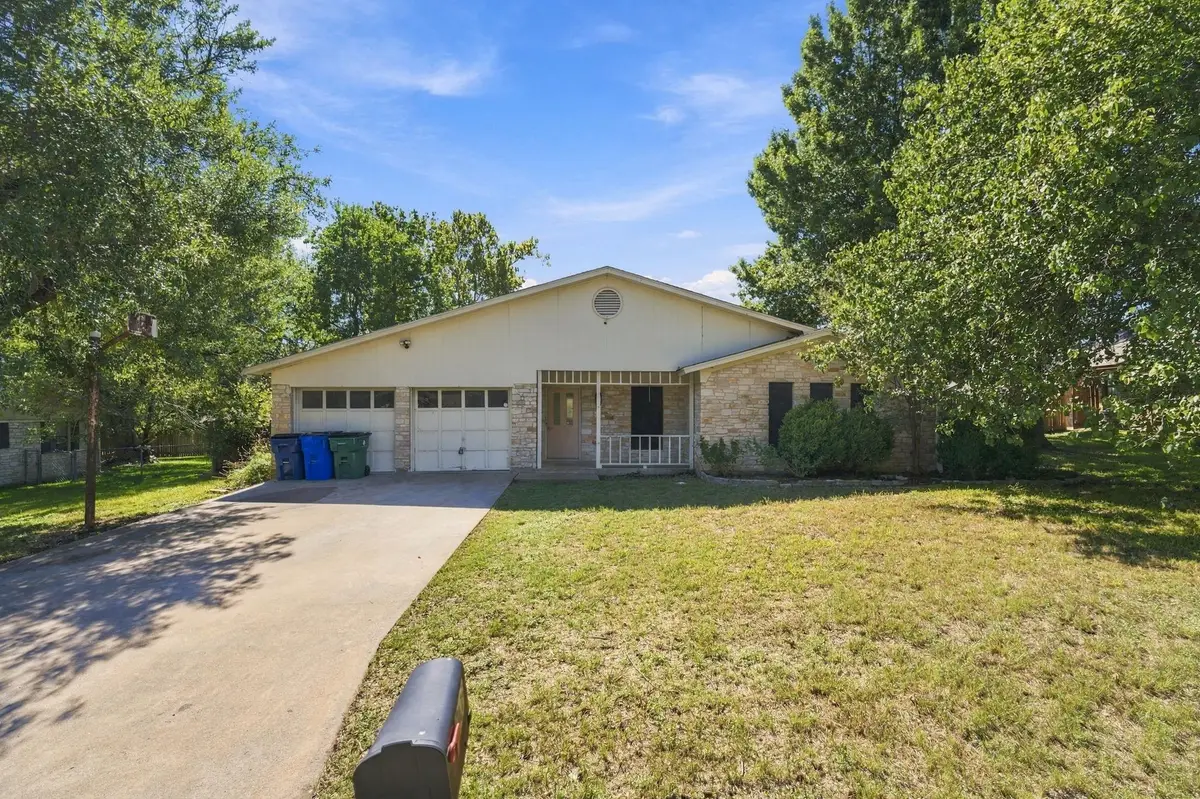 2105 Mildred Dr, Taylor, TX 76574 - #1
