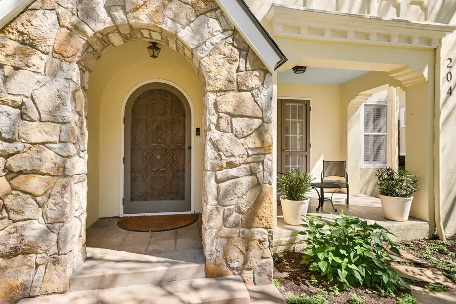 204 W 32nd St, Austin, TX 78705 - #3