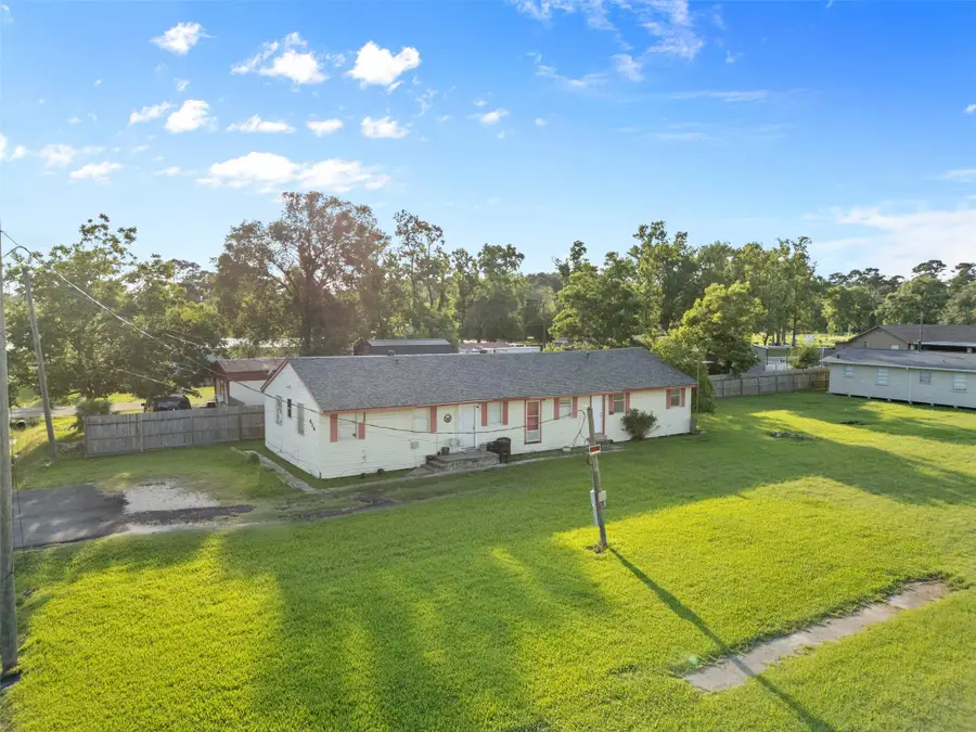 639 E St Charles Dr, Crosby, TX 77532 - #2
