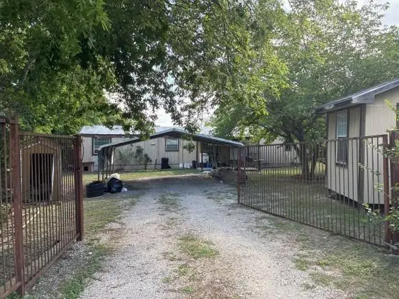 408 Greenfield Rd, Kyle, TX 78640 - #1