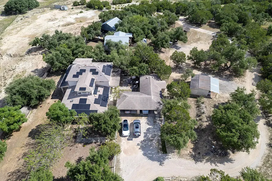 4525 Bell Springs Rd, Dripping Springs, TX 78620 - Image #2