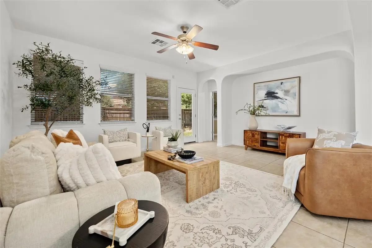 1069 Sussex Way, Round Rock, TX 78665 - #1