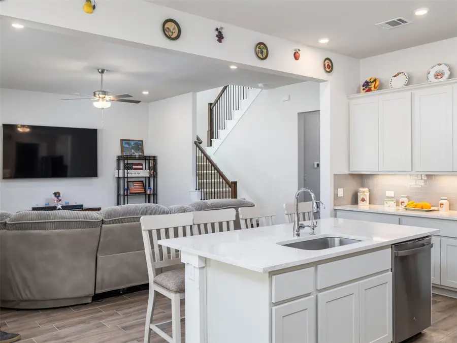 245 Brooks Ranch Dr, Kyle, TX 78640 - #2