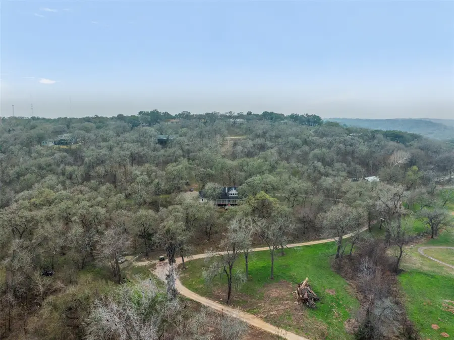 601 Country Club Ct, La Grange, TX 78945 - #2