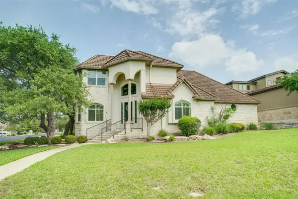 18 Glenway Dr, The Hills, TX 78738