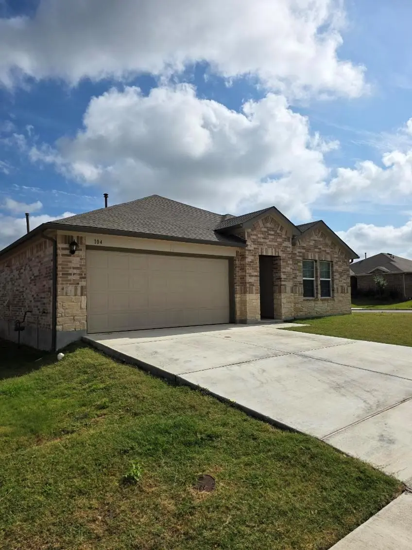 104 Pronghorn Cir, San Marcos, TX 78666 - #2