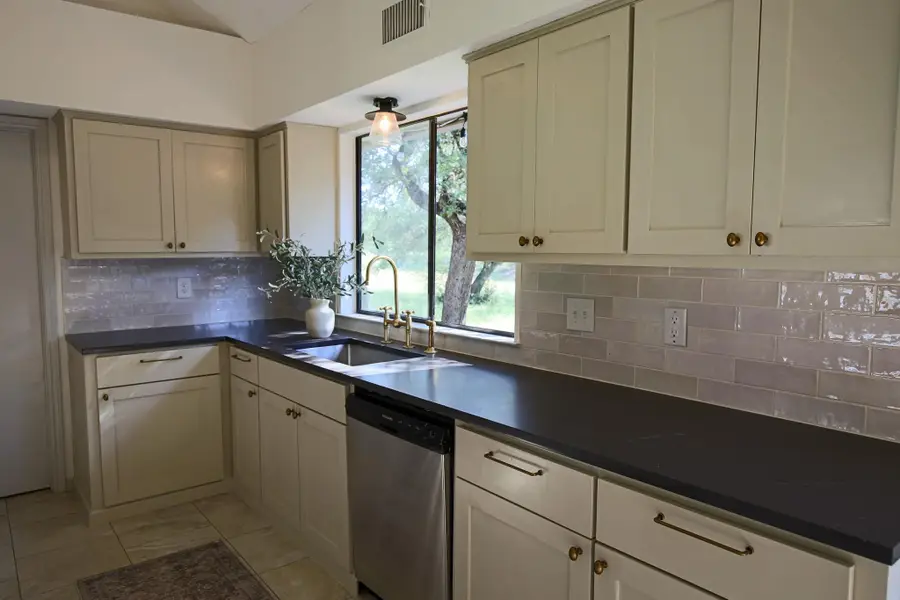 708 Cowal Dr S, Spicewood, TX 78669 - #3