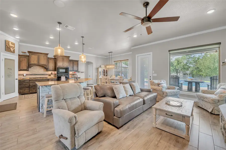 8219 Collins Creek Dr, Salado, TX 76571 - Image #3