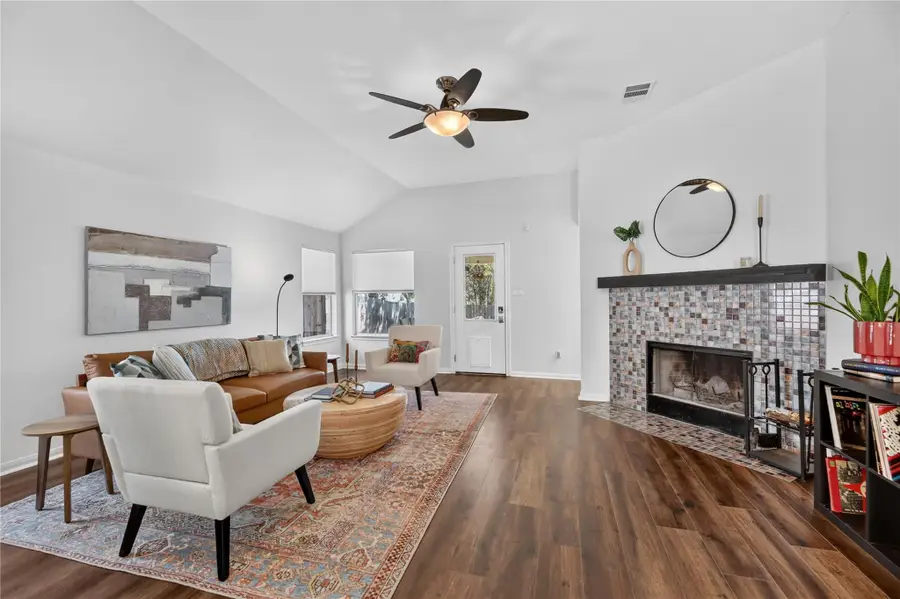 9213 Grant Forest Dr, Austin, TX 78744 - #3