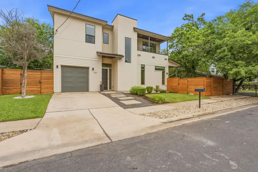 1307 Clifford Ave, Austin, TX 78702 - #2