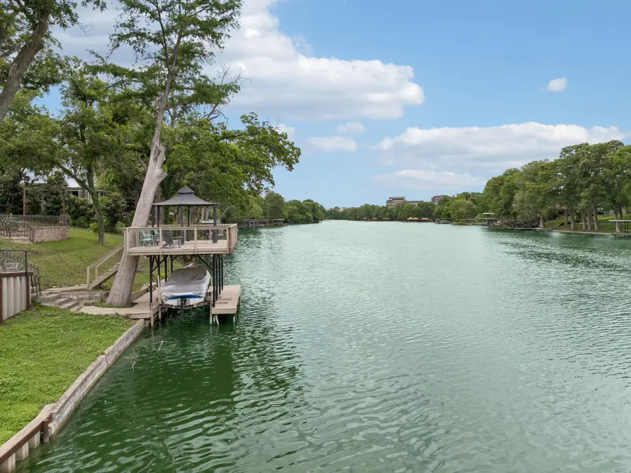 939 Reiley Rd, Seguin, TX 78155 - #2