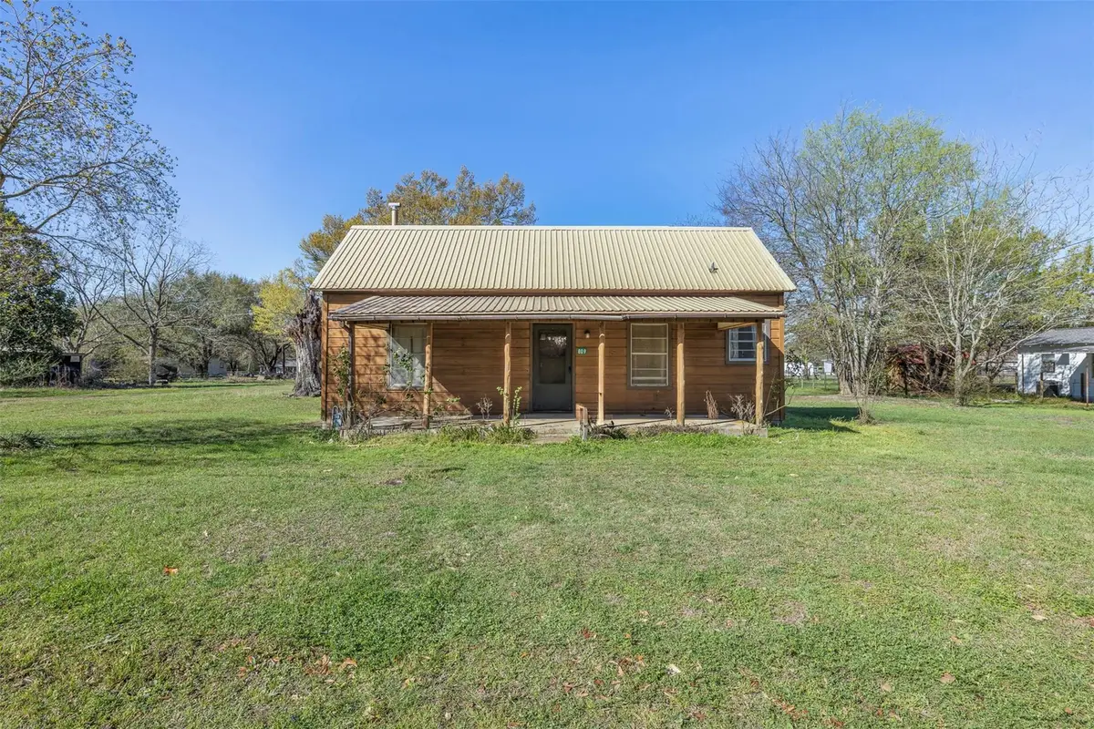 809 N Main St, Lexington, TX 78947 - #1