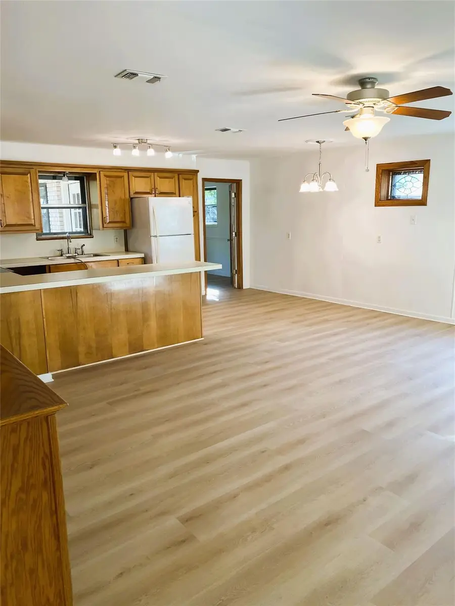 810 Woodland Hills Dr, Granite Shoals, TX 78654 - #3