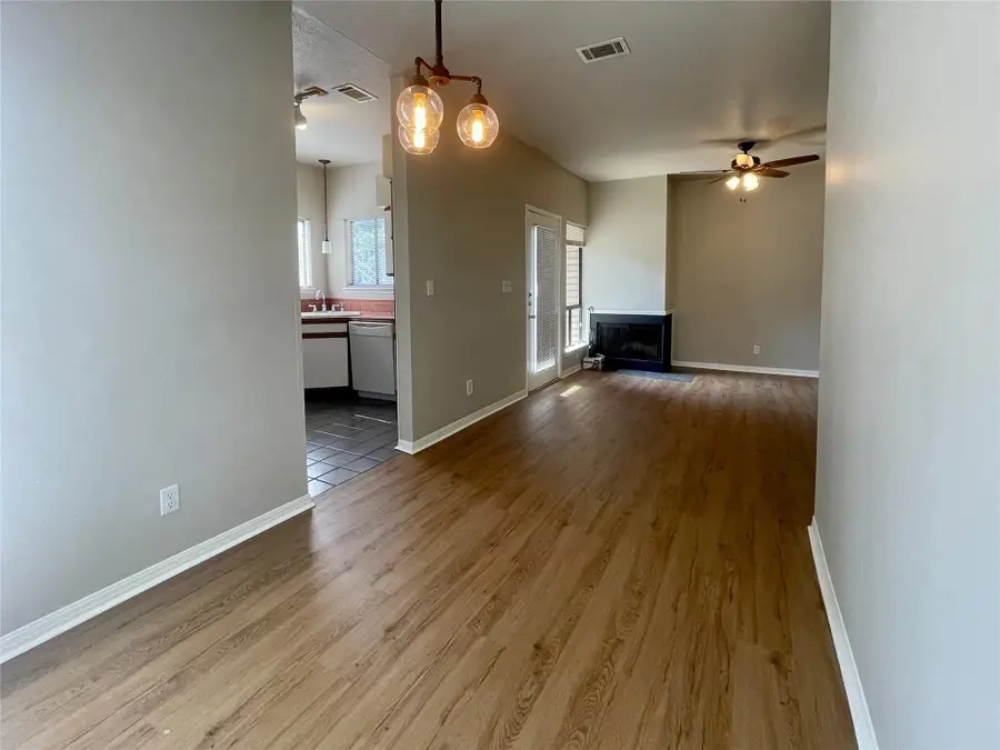310 Pat Garrison St #8, San Marcos, TX 78666 - #3