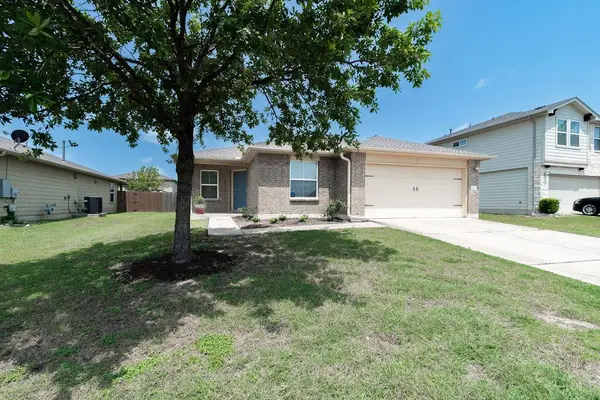 112 Hawkins Ct, Hutto, TX 78634