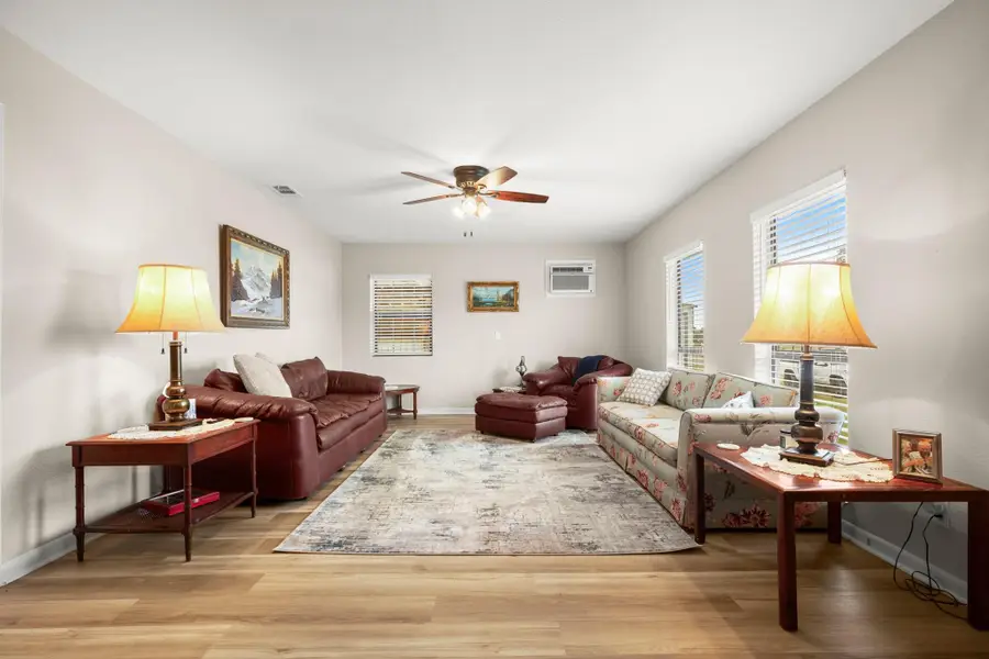 210 Striper Haven Ln, Buchanan Dam, TX 78609 - Image #2