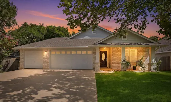 700 Hilltop Dr, Leander, TX 78641