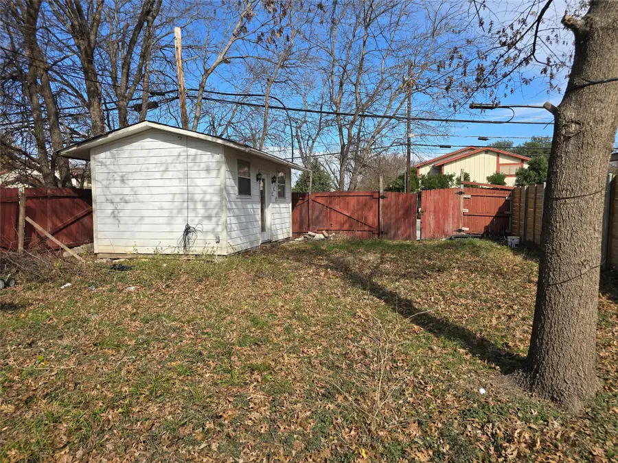 8806-B Parkfield Dr #2, Austin, TX 78758 - Image #2