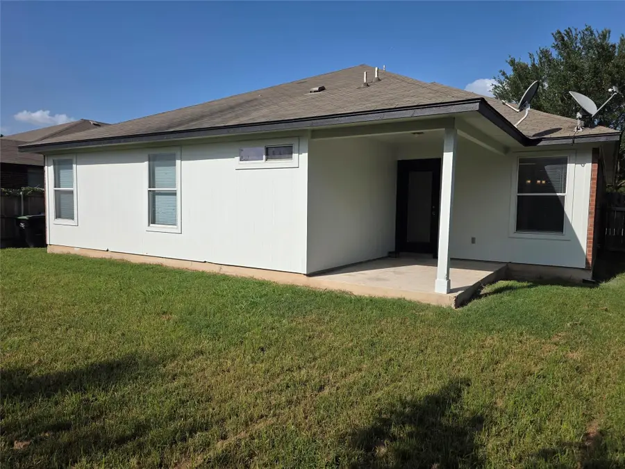 319 Riverwalk Dr, Hutto, TX 78634 - #2