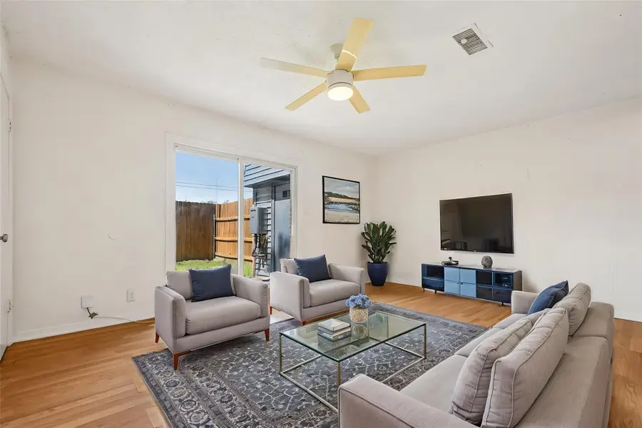 2301 Mission Hill Dr #104, Austin, TX 78741 - #2