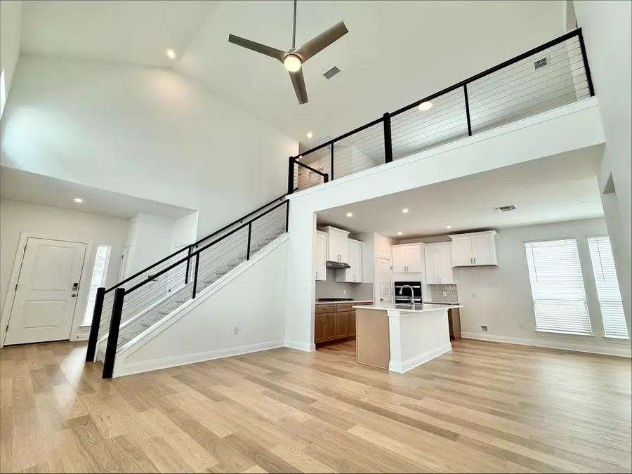 405 Young St, Buda, TX 78610 - #2