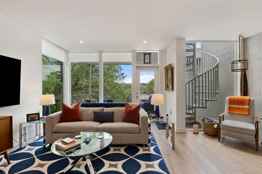 2016 Jesse E Segovia St #B, Austin, TX 78702 - #3